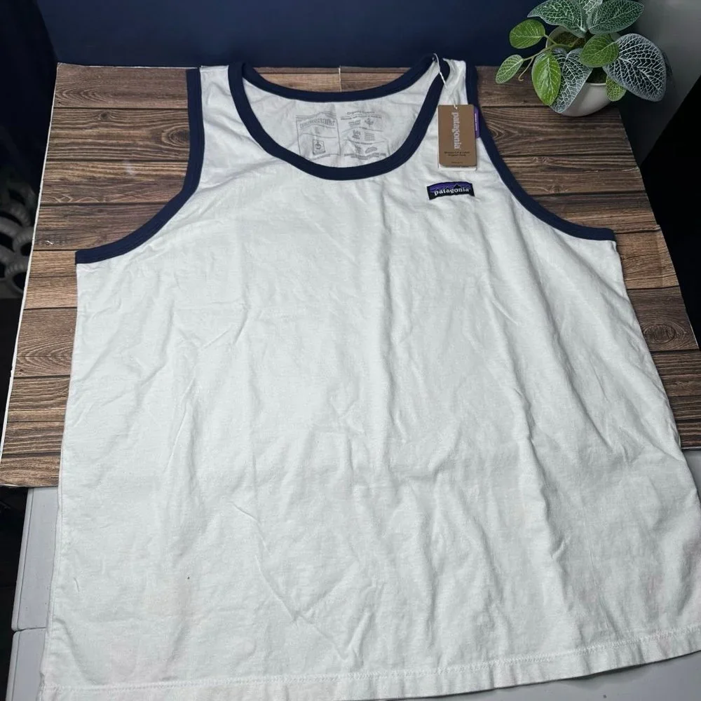 Patagonia Women's P-6 Label Organic Tank NWT Size Large (White) Style #37578